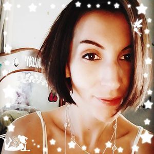 Meet your Posher, Crystal